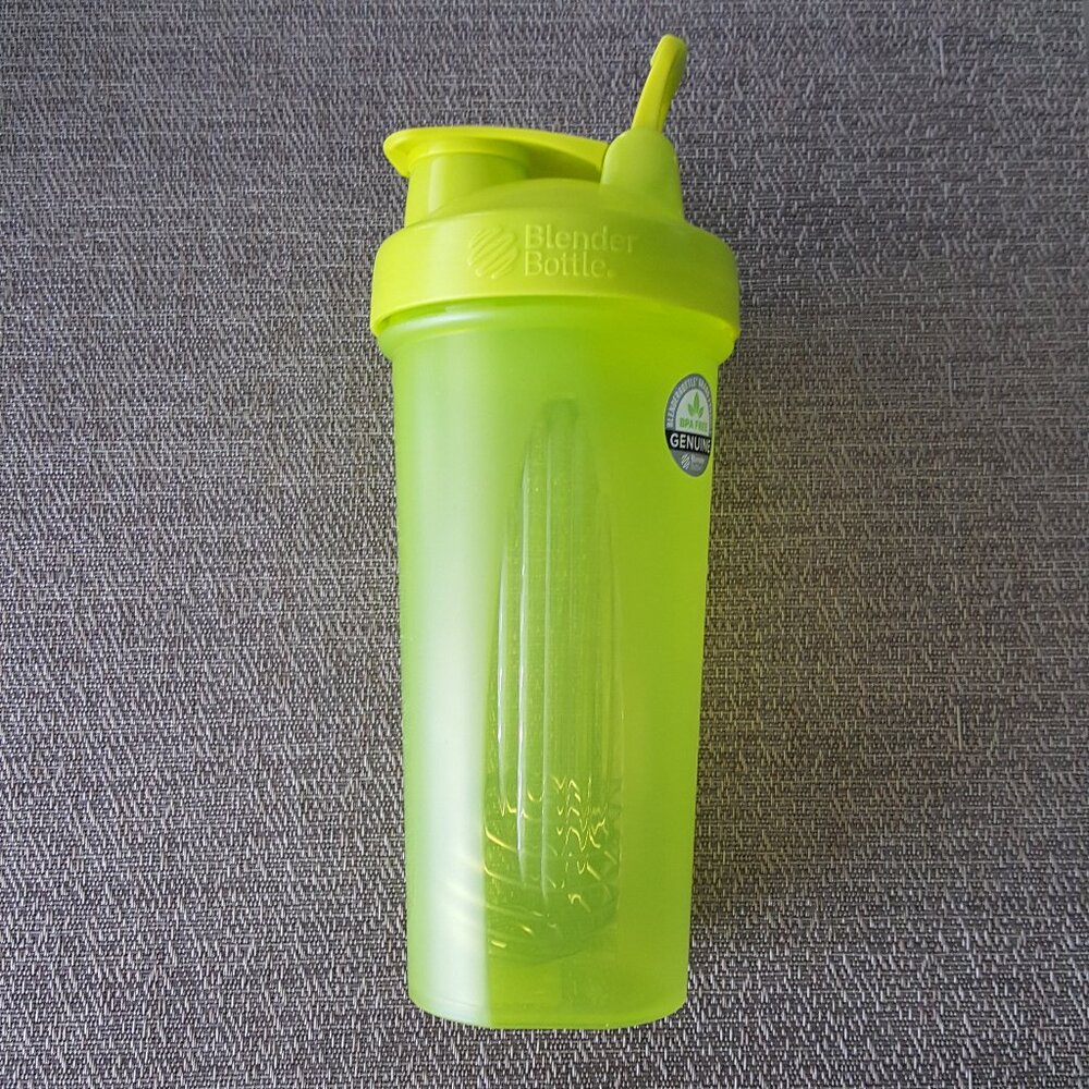 NEW Blender Bottle Classic V2 Protein Shaker Bottle 28 oz Wire Whisk